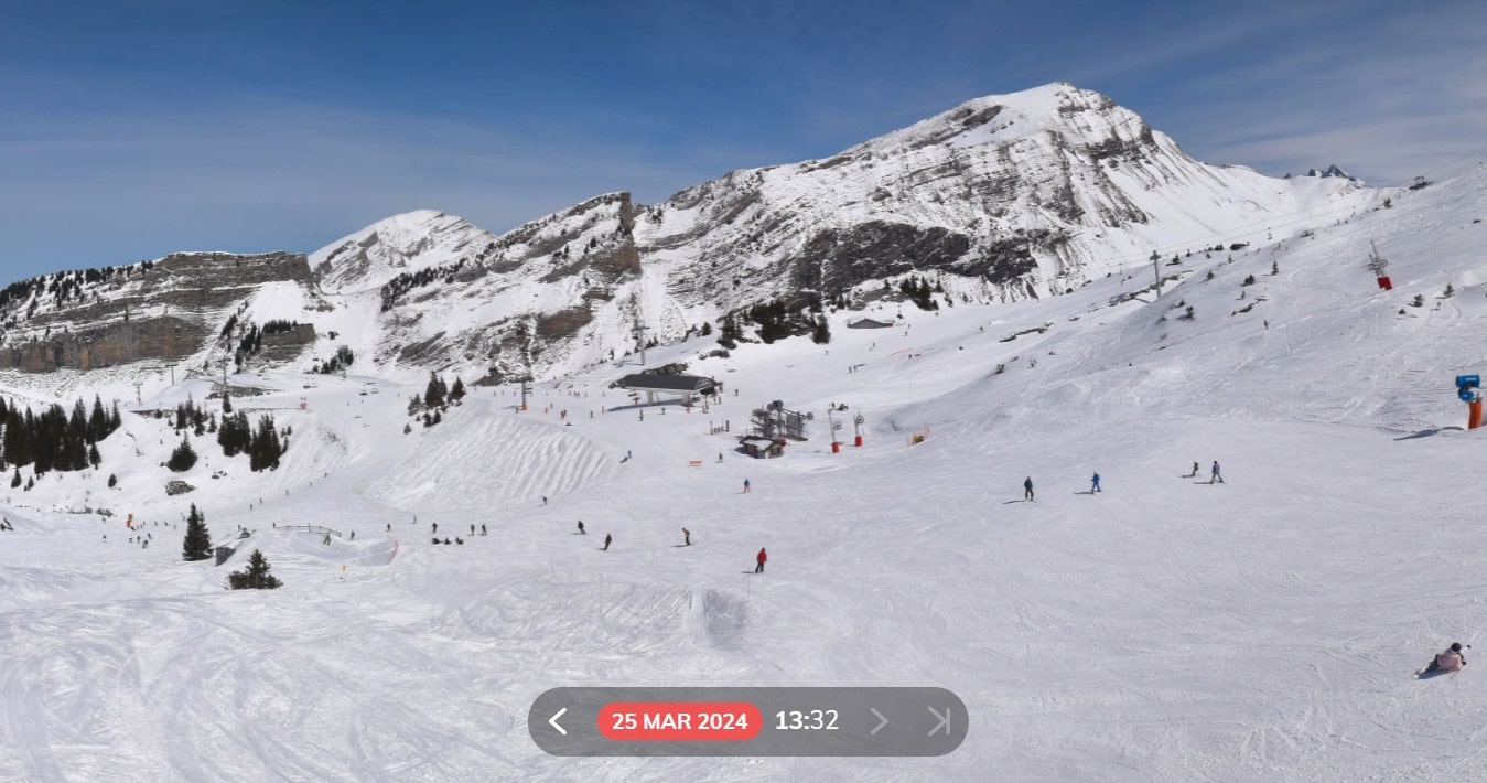 découvrez la webcam de morzine pour suivre en temps réel les conditions météorologiques et les paysages charmants des alpes. restez informé sur l'enneigement et les activités à faire dans cette station de ski prisée.